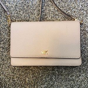 Light pink Michael Kors cross body bag